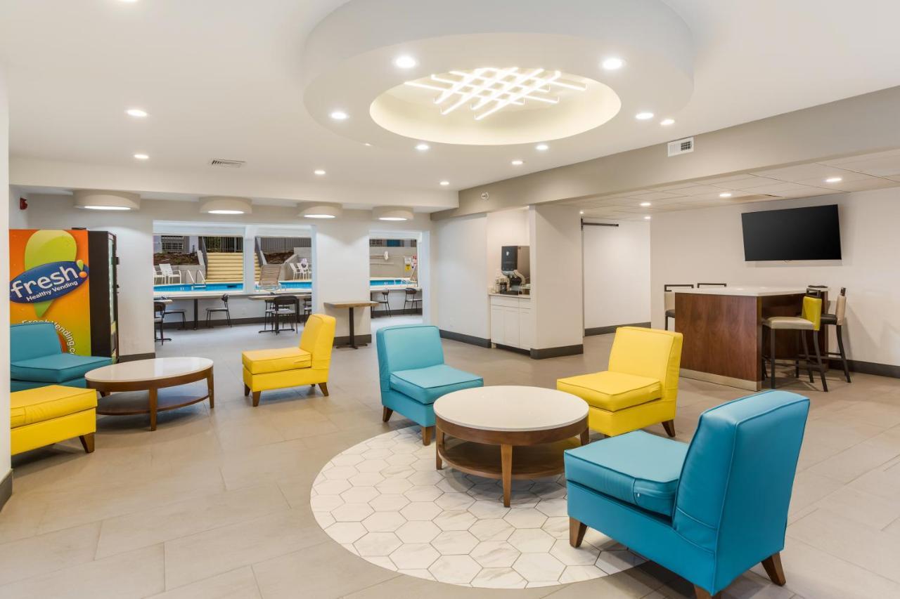 Red Lion Inn & Suites Nashville Airport Buitenkant foto