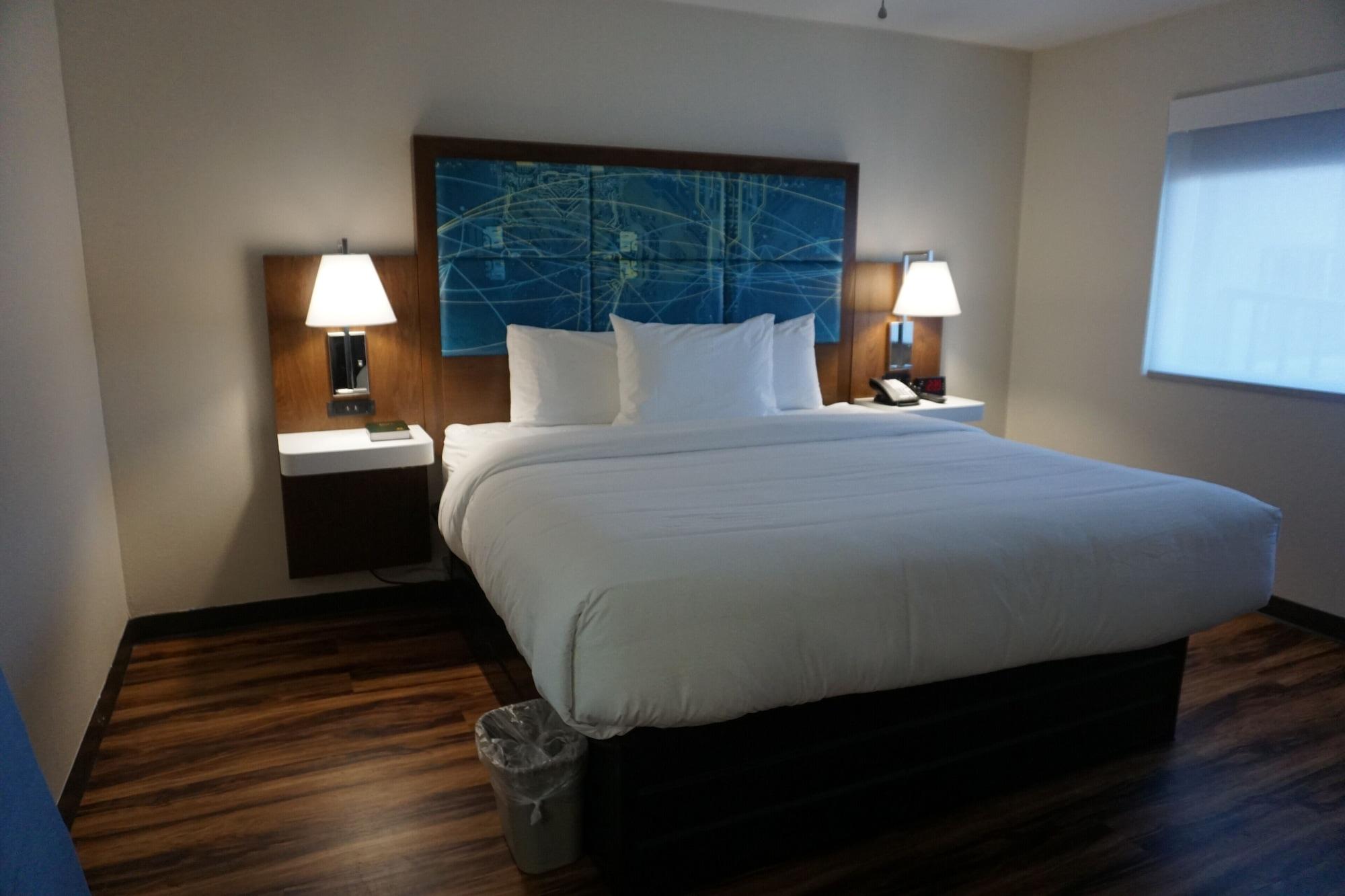 Red Lion Inn & Suites Nashville Airport Buitenkant foto