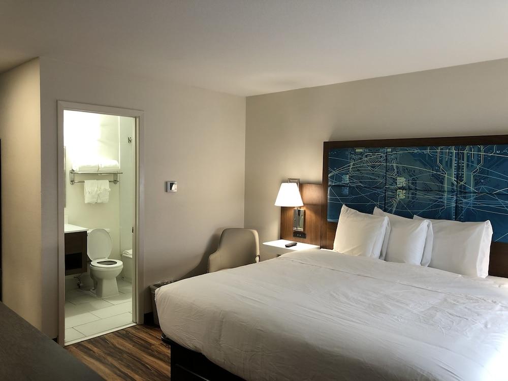 Red Lion Inn & Suites Nashville Airport Buitenkant foto